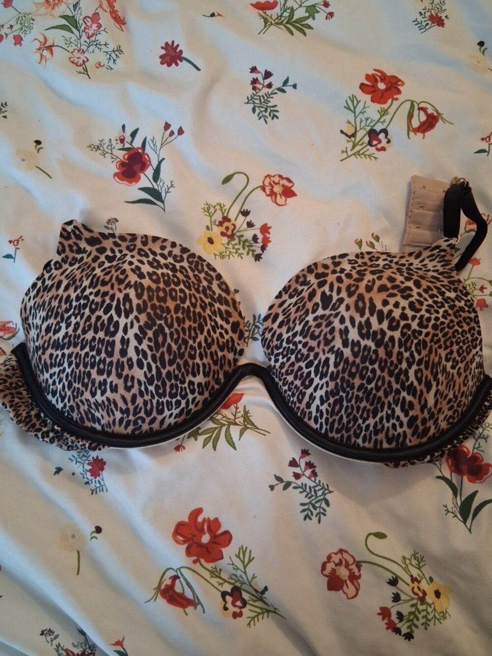 Victoria’s Secret Very Sexy Leopard Print Strapless Bra 38D Push Up